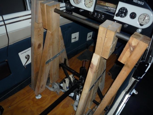 The rig I made to hoist the bungees into place