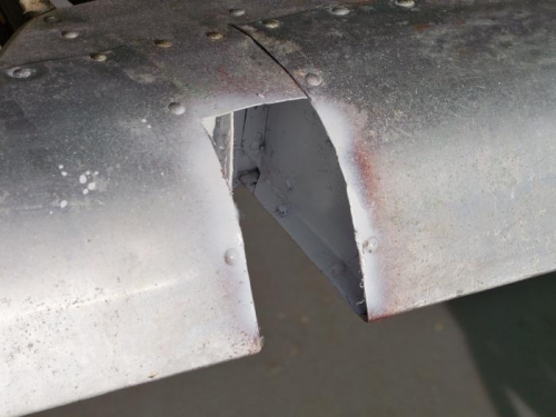 Cleaned up hinge well