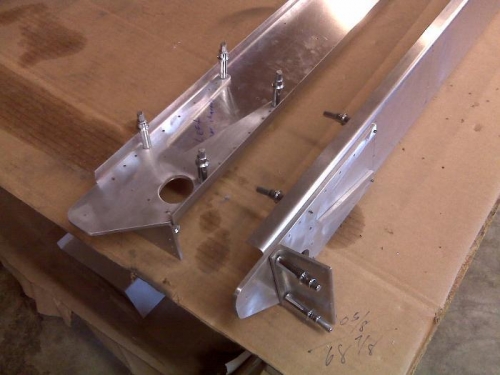 Rear wing spar attachment.