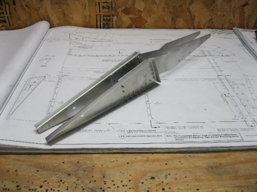 Riveted counterbalance assembly