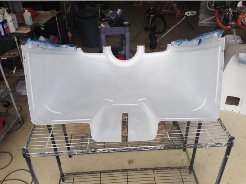 Cowling inner surfaces painted gloss white