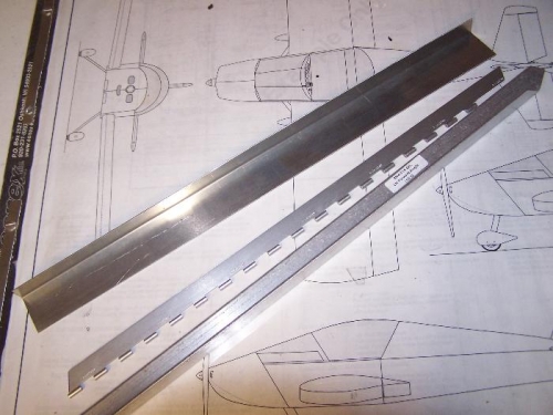 Cowl Attach Hinge Assy