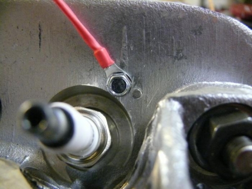 Broken Screw at 4 o'clock next to CHT probe