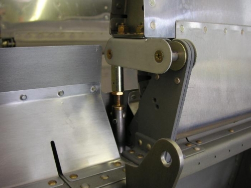 aileron hinge and horn