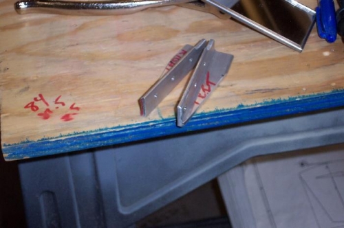 Rear support bracket